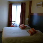 Hotel De L'orme, Akena