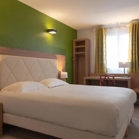 Hotel De L'orme, Akena