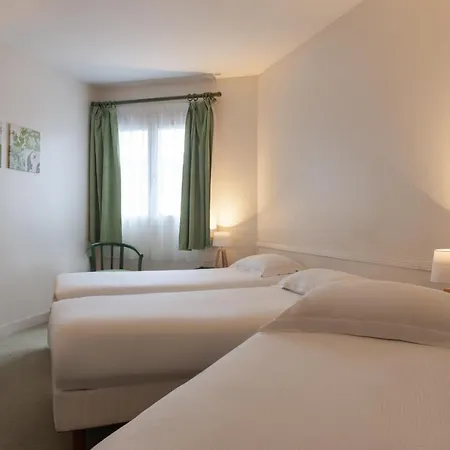 De L'orme, Akena Hotel Evreux