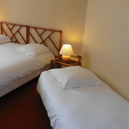 De L'orme, Akena Hotel 3*