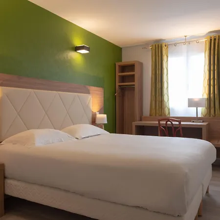 Hotel De L'orme, Akena