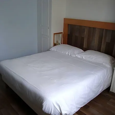 De L'orme, Akena Hotel Évreux