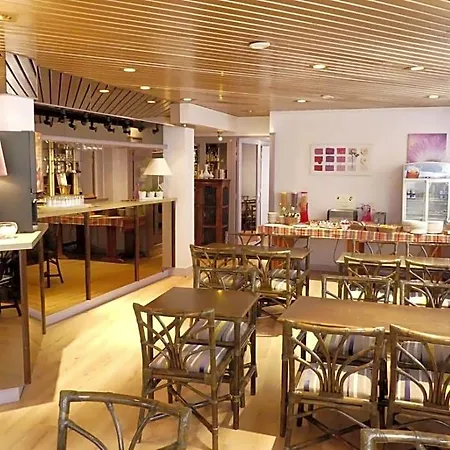 De L'orme, Akena 3* Évreux