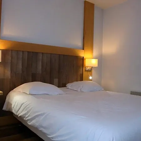 De L'orme, Akena 3* Évreux
