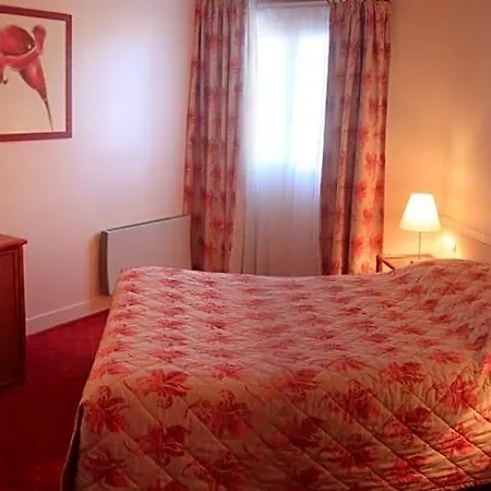 De L'orme, Akena