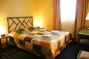 Hotel De L'orme, Akena Évreux