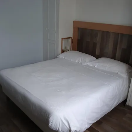 De L'orme, Akena Hotel Evreux