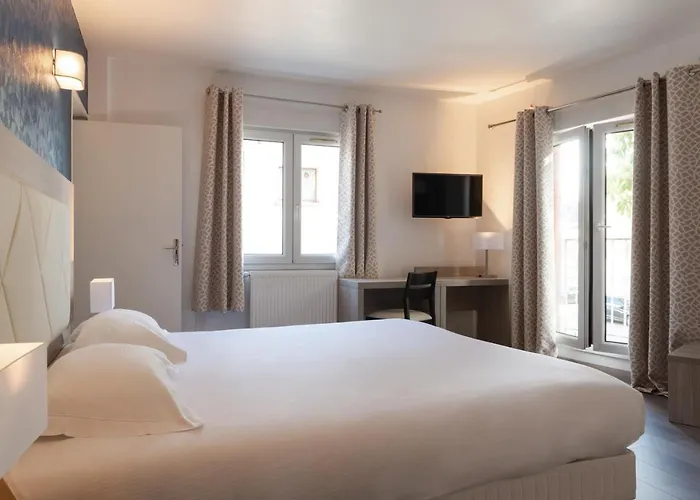 De L'orme, Akena Hotel Evreux