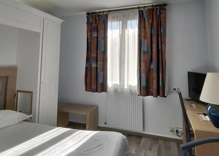 Hotel De L'orme, Akena 3*