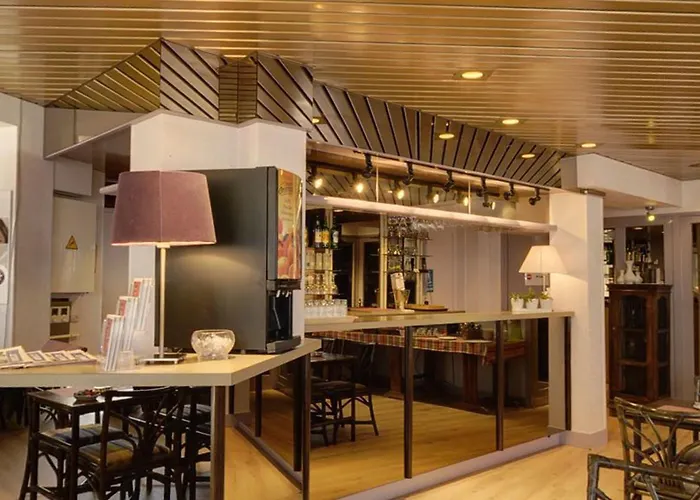 Hotel De L'orme, Akena Evreux