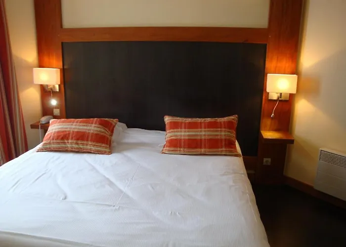 De L'orme, Akena Hotel Evreux